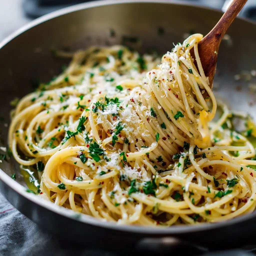 Italian Pasta with Garlic Olive Oil Sauce